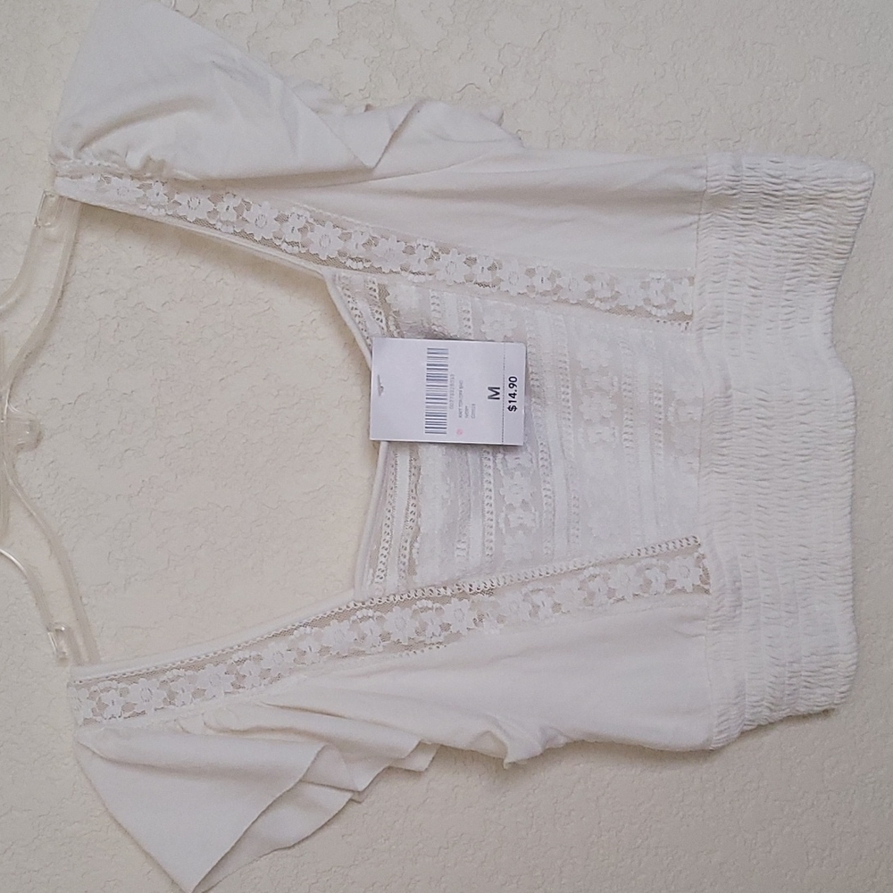 Forever 21 Ivory knitted cropped top in size M